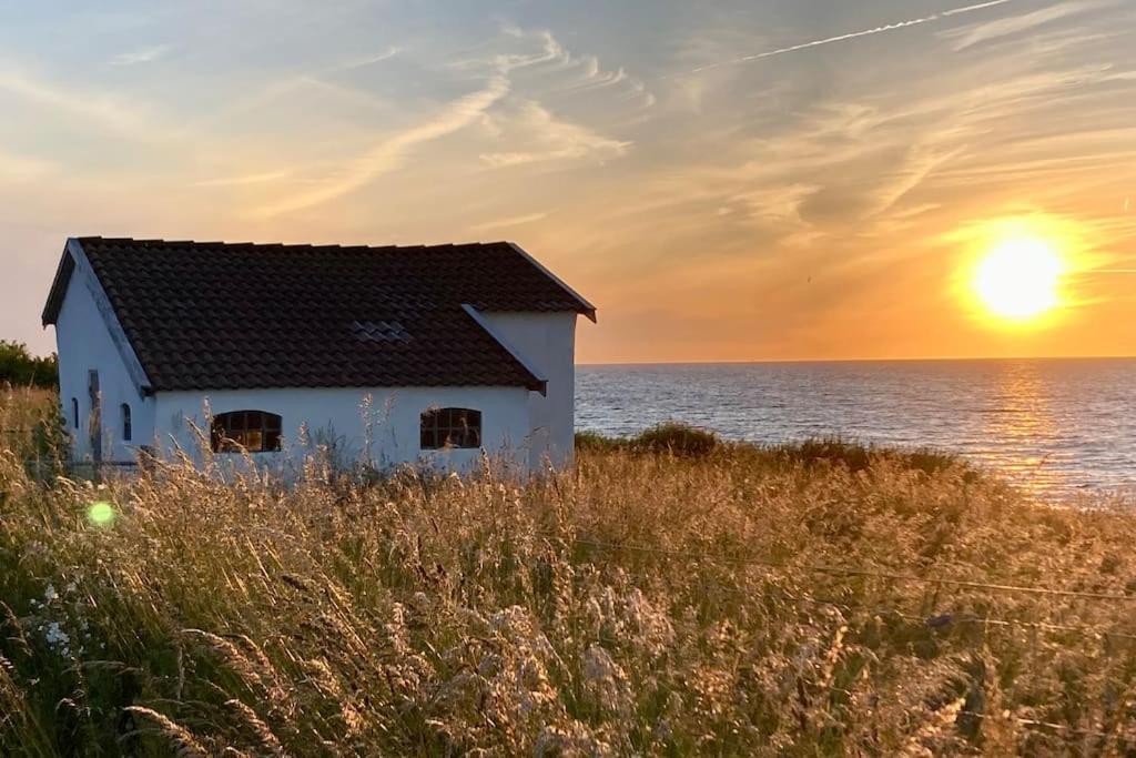 Spacey And Charming Cabin 300 M. From Beach Tjørneholm Dış mekan fotoğraf